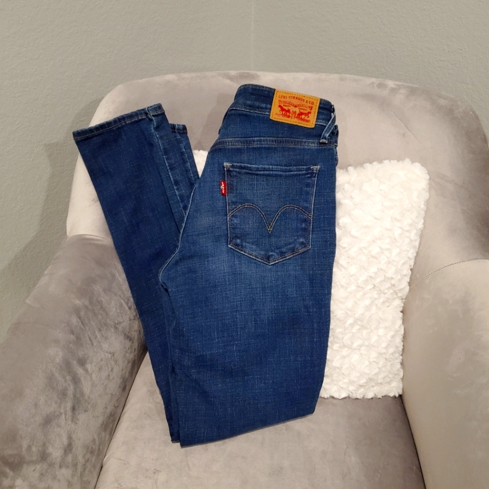 Levi's Mid Rise Skinny Jeans